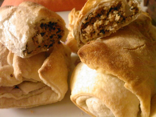 Soy and seaweed puffed pastry rolls