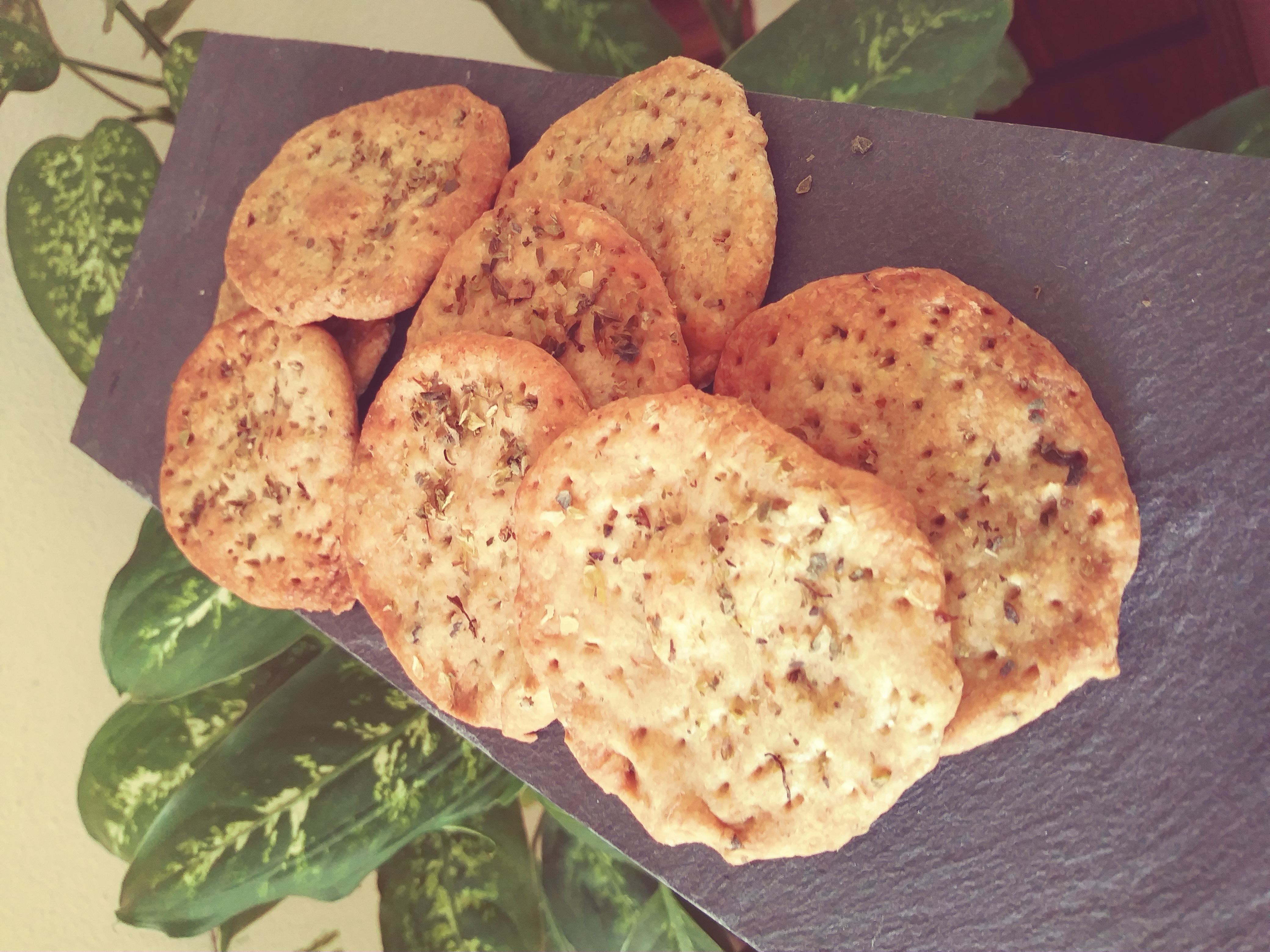 Oregano and brewers yeast crackers